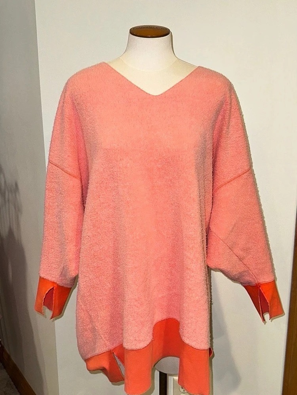 Free People Orange V-Neck Size Medium Like New